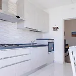 Casa Allegria Vicino A Tutto アパート *