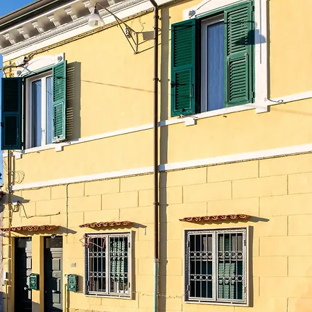 Casa Allegria Vicino A Tutto ヴィアレッジョ